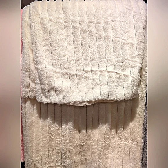 Full Size - 3 Piece Fluffy Duvet Cover Set - Cover & 2 Pillow Cases - Picture 9 of 14